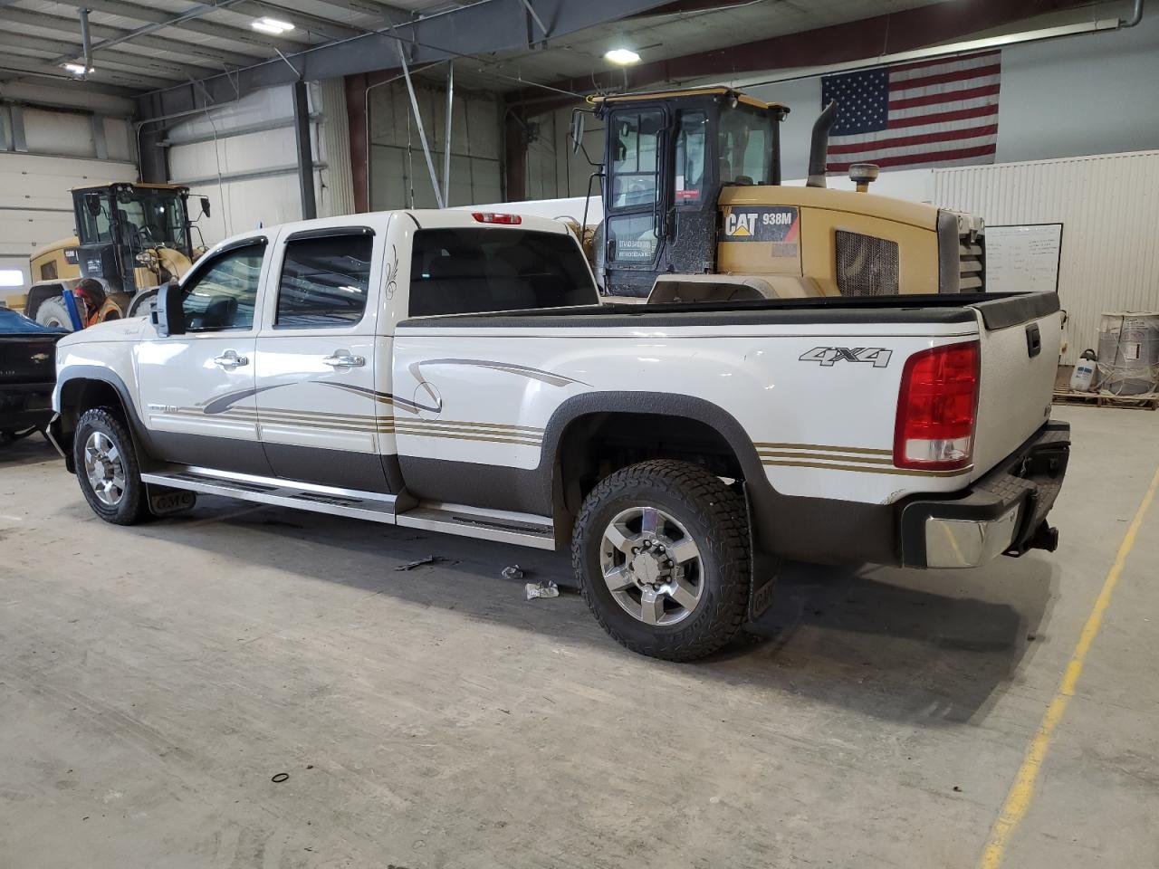 2014 GMC Sierra VIN 1GT423C89EF176998 Copart auction photo, front end damage thumbnail 2