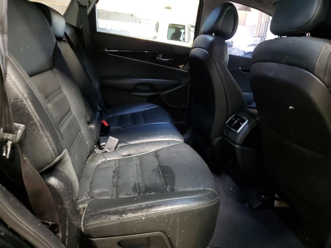2016 KIA Sorento VIN 5XYPKDA51GG071335 Copart auction photo, rear end / side damage thumbnail 11