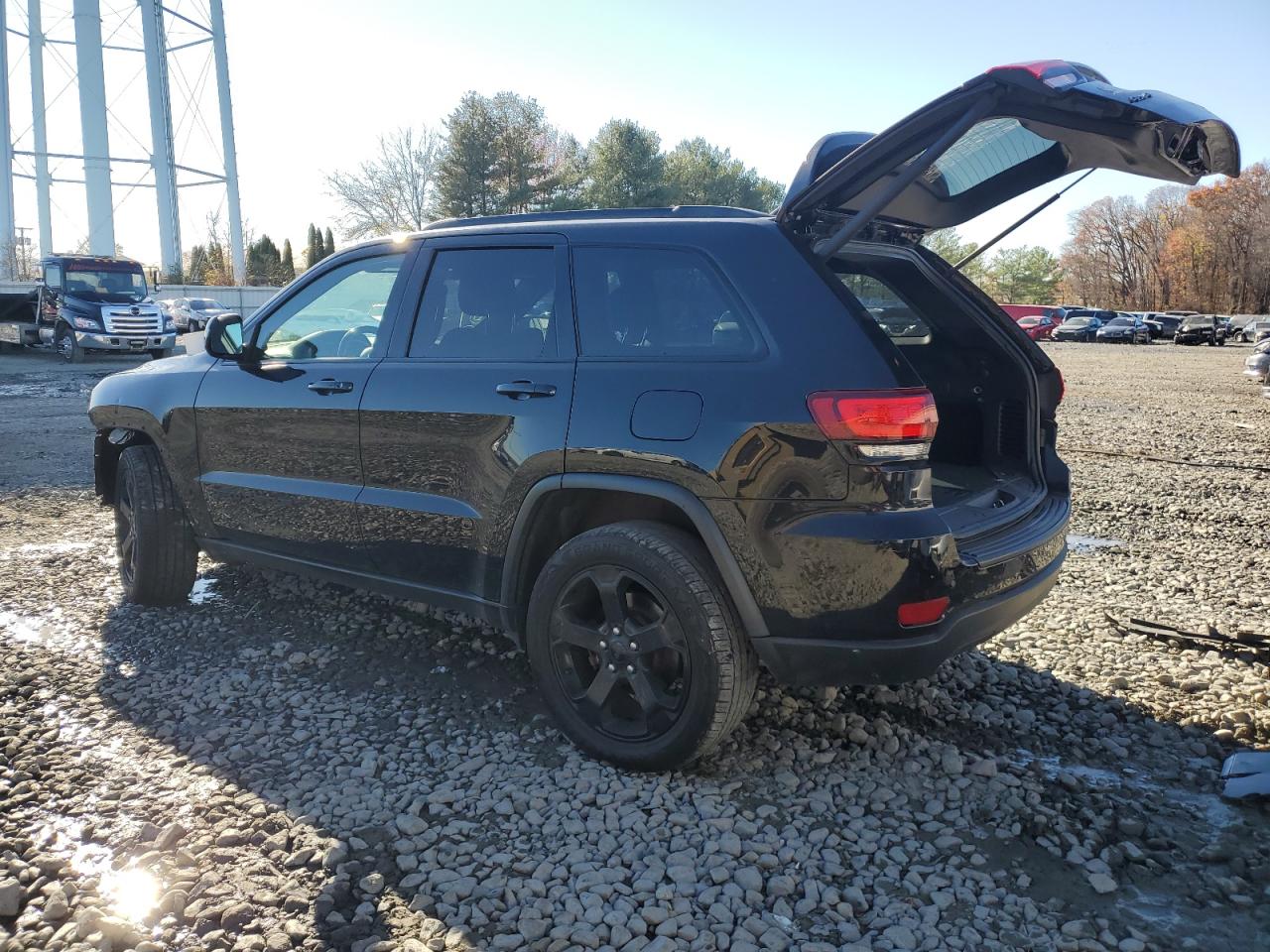 2019 Jeep Grand Cherokee VIN 1C4RJFAGXKC642570 Copart auction photo, front end / minor dent/scratches damage thumbnail 2