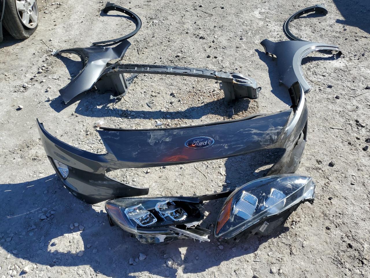 2021 Ford Escape VIN 1FMCU0DZ2MUB03683 Copart auction photo, front end / minor dent/scratches damage thumbnail 13