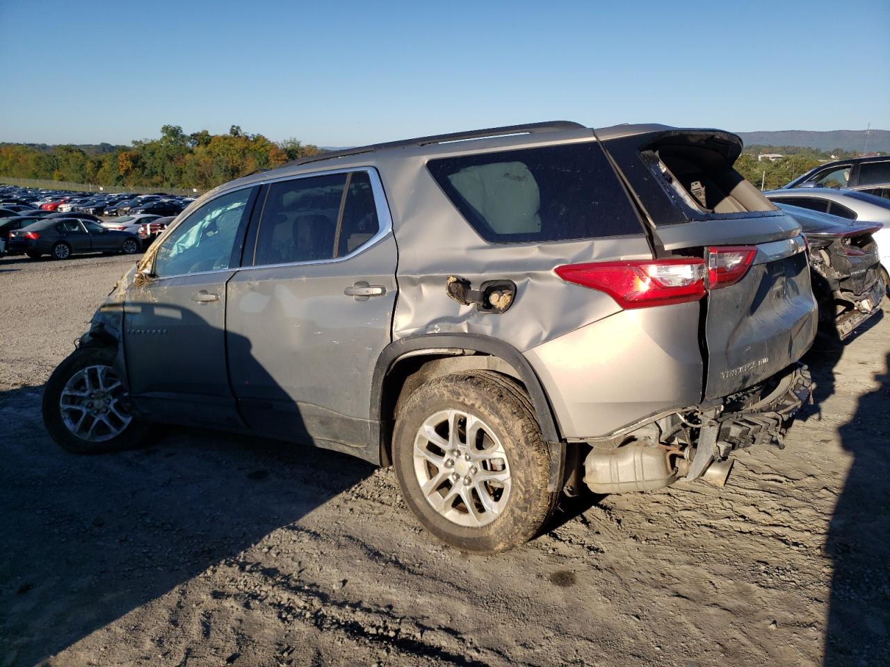 2019 Chevrolet Traverse VIN 1GNEVGKW3KJ138198 Copart auction photo, front end / all over damage thumbnail 2