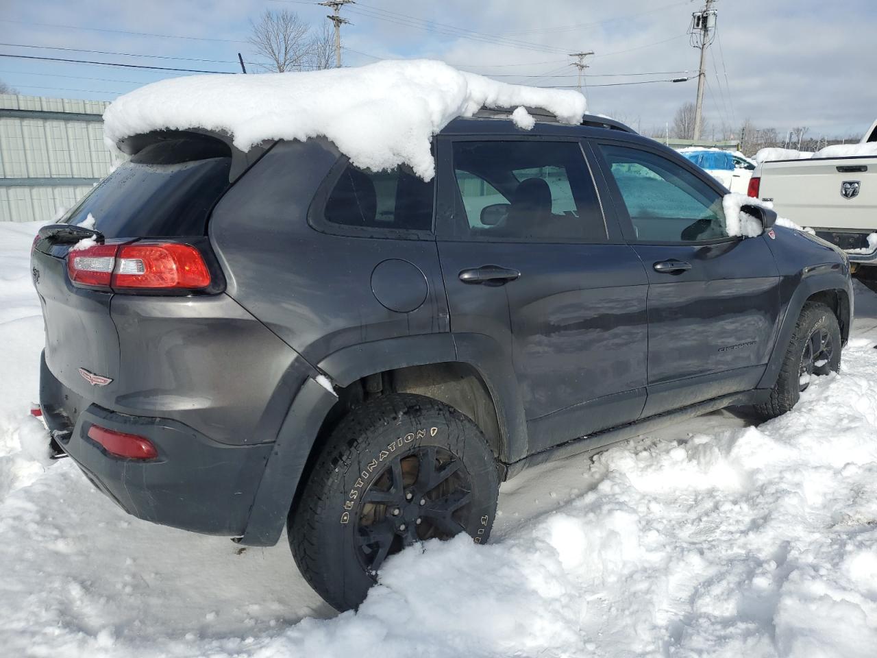 2017 Jeep Cherokee VIN 1C4PJMBSXHW551241 Copart auction photo, front end damage thumbnail 3