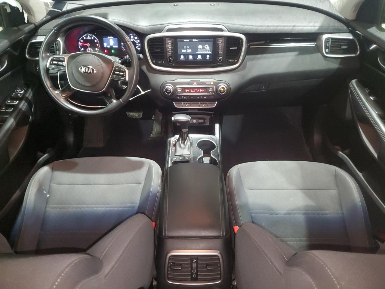 2019 KIA Sorento VIN 5XYPGDA52KG584961 Copart auction photo, front end / minor dent/scratches damage thumbnail 8