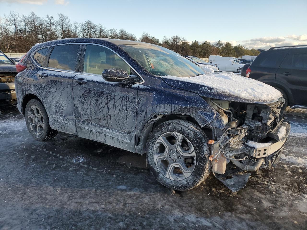 2018 Honda CR-V VIN 7FARW2H55JE058114 Copart auction photo, front end / side damage thumbnail 4