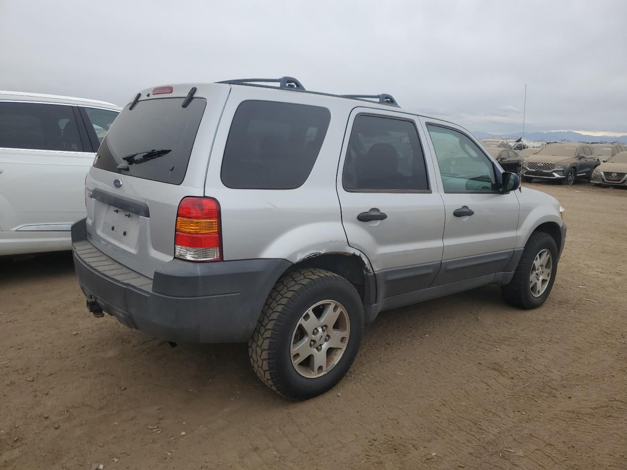2005 Ford Escape VIN 1FMCU93165KA62794 Copart auction photo, undercarriage / side damage thumbnail 3