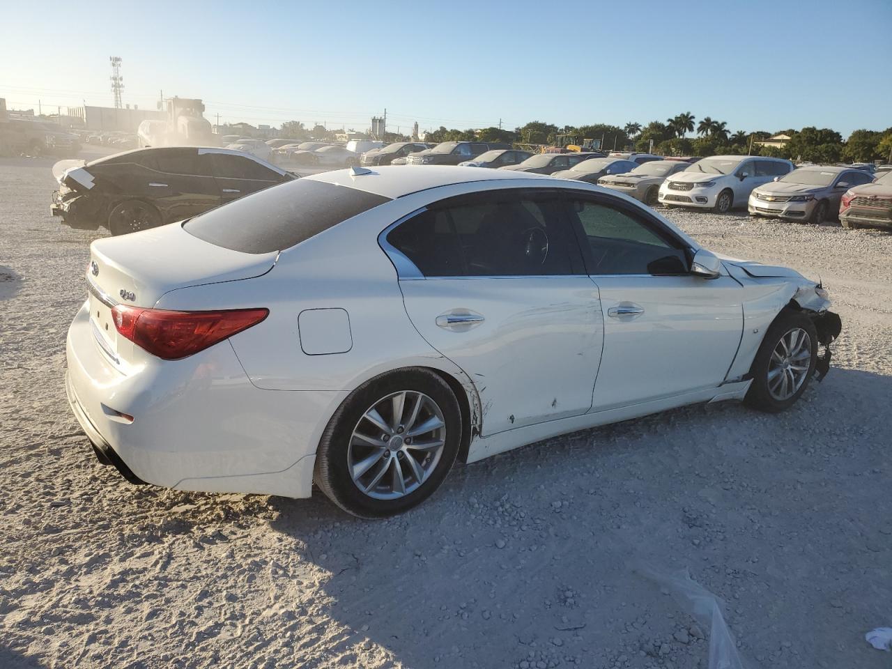 2014 Infiniti Q50 VIN JN1BV7AP4EM679370 Copart auction photo, front end / side damage thumbnail 3
