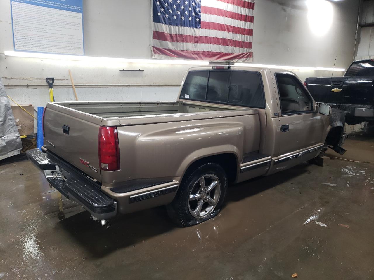 1997 GMC Sierra VIN 1GDEC14M8VZ503807 Copart auction photo, burn - engine damage thumbnail 3