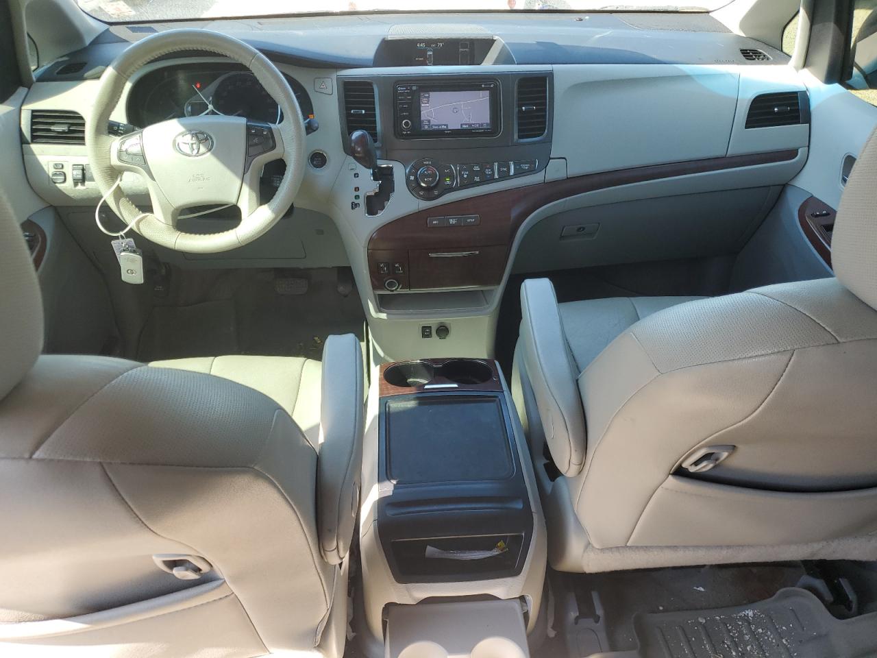 2014 Toyota Sienna VIN 5TDYK3DC4ES519852 Copart auction photo, rear end / minor dent/scratches damage thumbnail 8