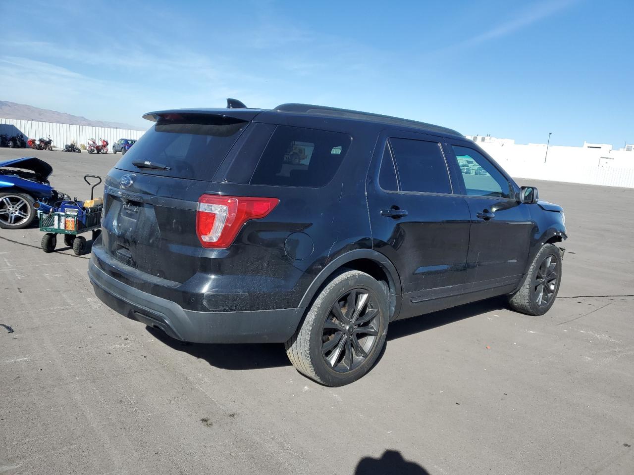 2017 Ford Explorer VIN 1FM5K7DH8HGC47984 Copart auction photo, front end damage thumbnail 3