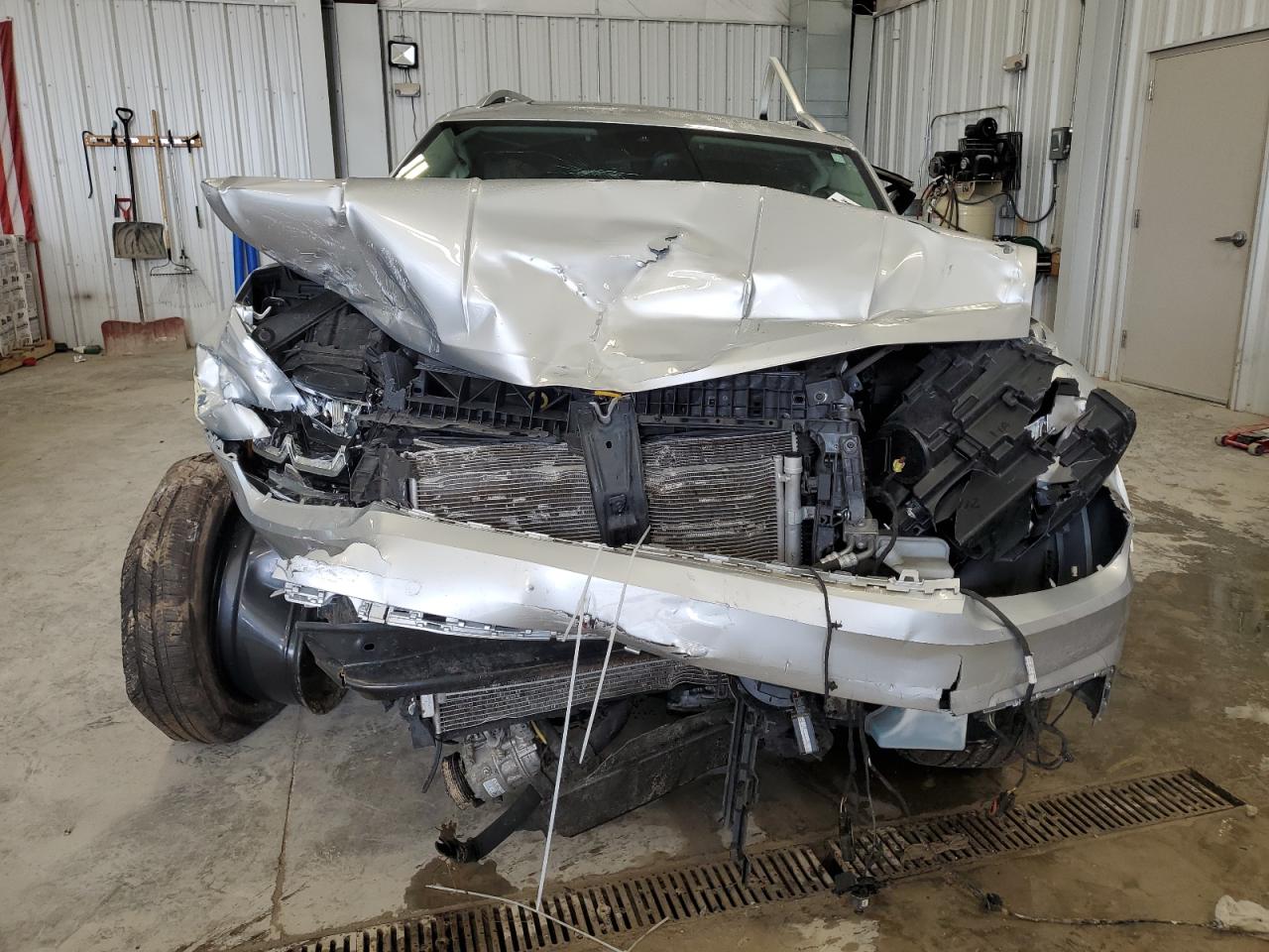 2019 Volkswagen Atlas VIN 1V2NR2CA5KC599750 Copart auction photo, all over damage thumbnail 5