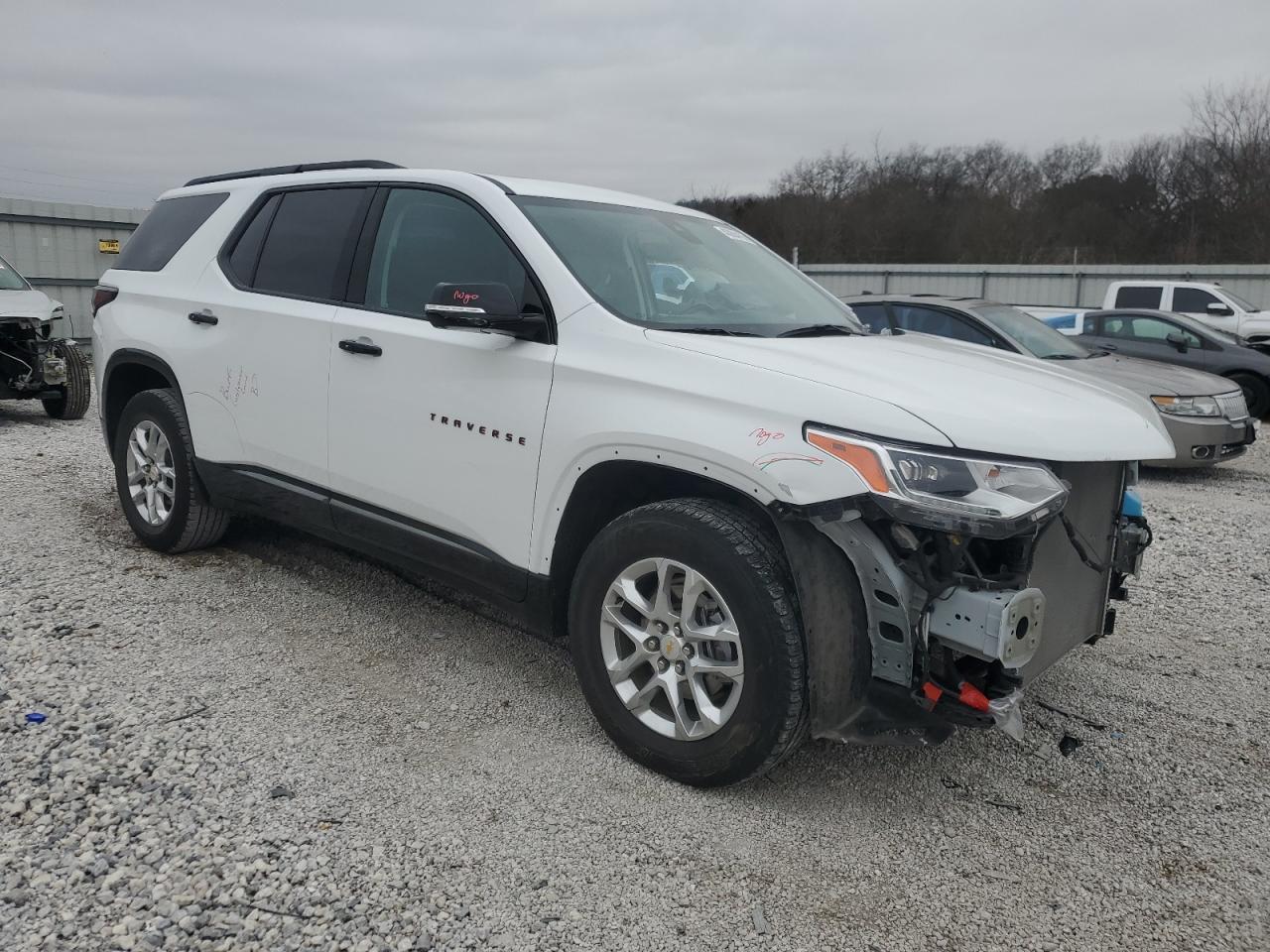 2020 Chevrolet Traverse VIN 1GNERKKW8LJ188121 Copart auction photo, front end / side damage thumbnail 4