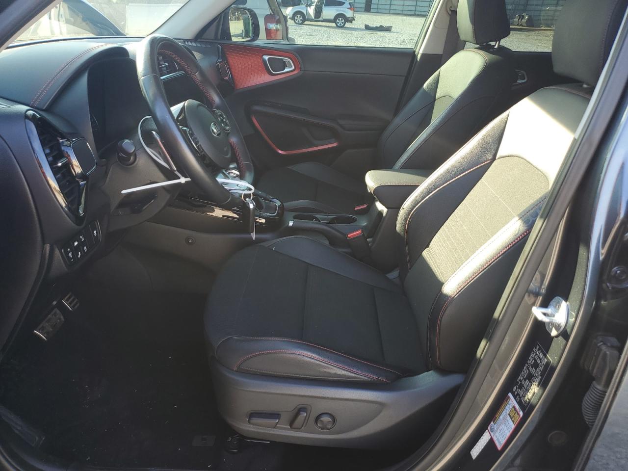 2020 KIA Soul VIN KNDJ53AF0L7066103 Copart auction photo, water/flood damage thumbnail 7