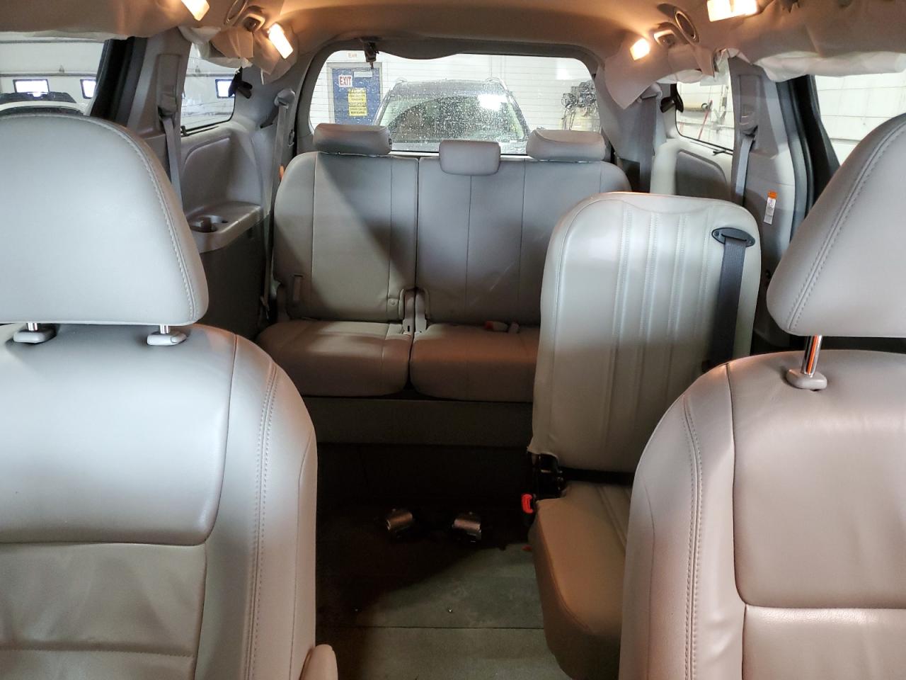 2017 Toyota Sienna VIN 5TDYZ3DC9HS810234 Copart auction photo, front end / side damage thumbnail 10