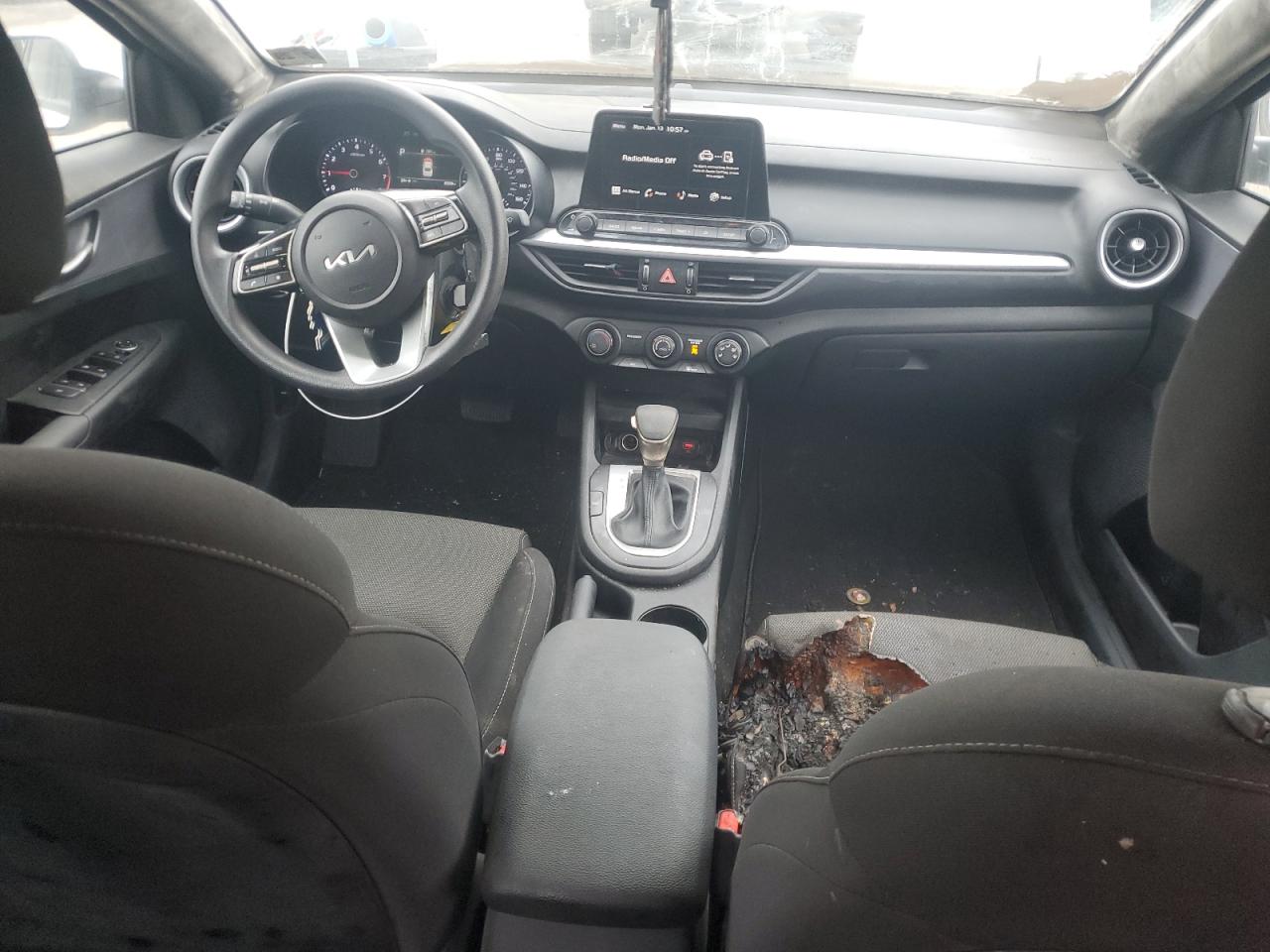 2024 KIA Forte VIN 3KPF24AD7RE823297 Copart auction photo, burn - interior damage thumbnail 8