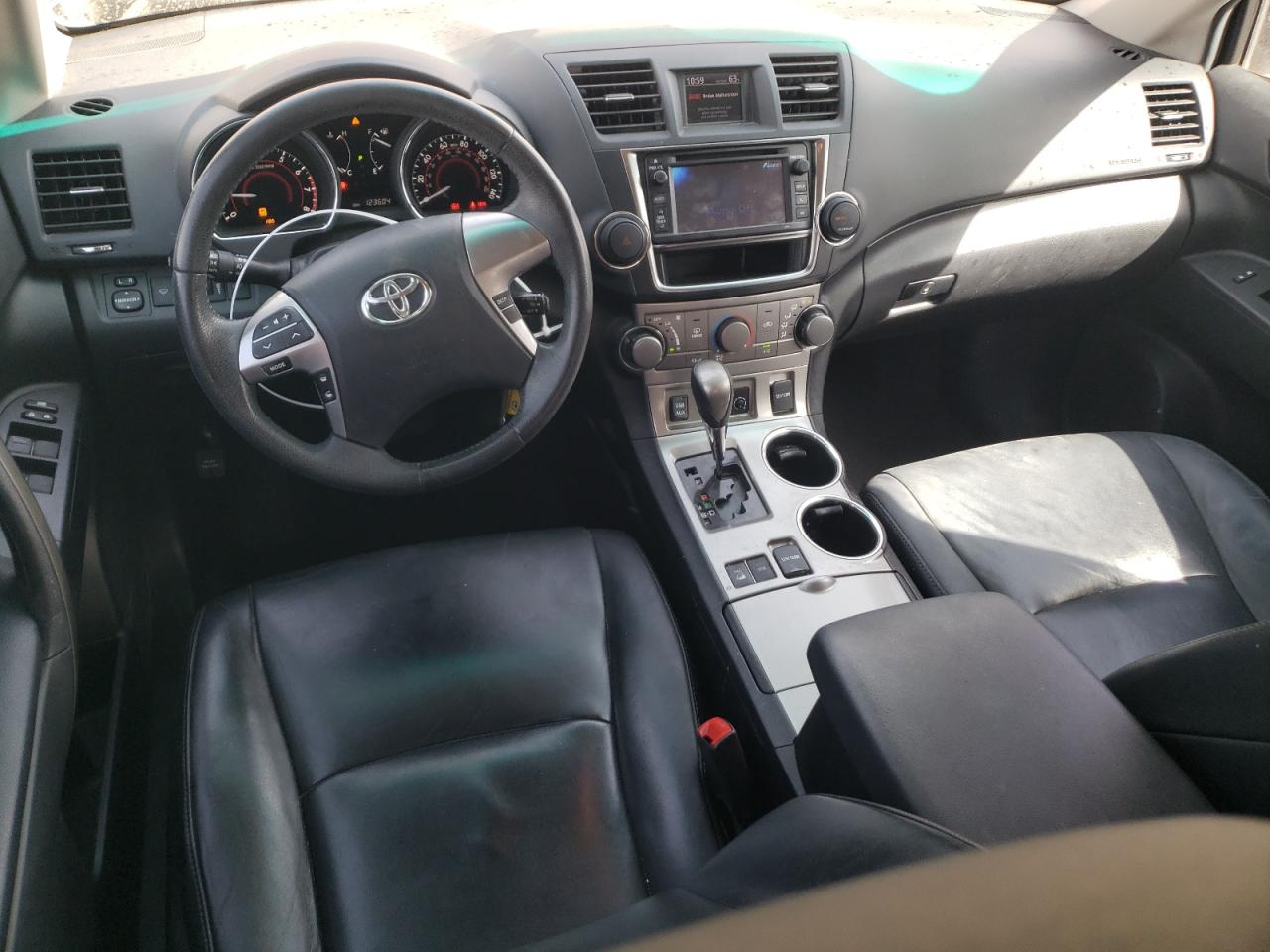 2013 Toyota Highlander VIN 5TDBK3EH8DS208567 Copart auction photo, front end damage thumbnail 8