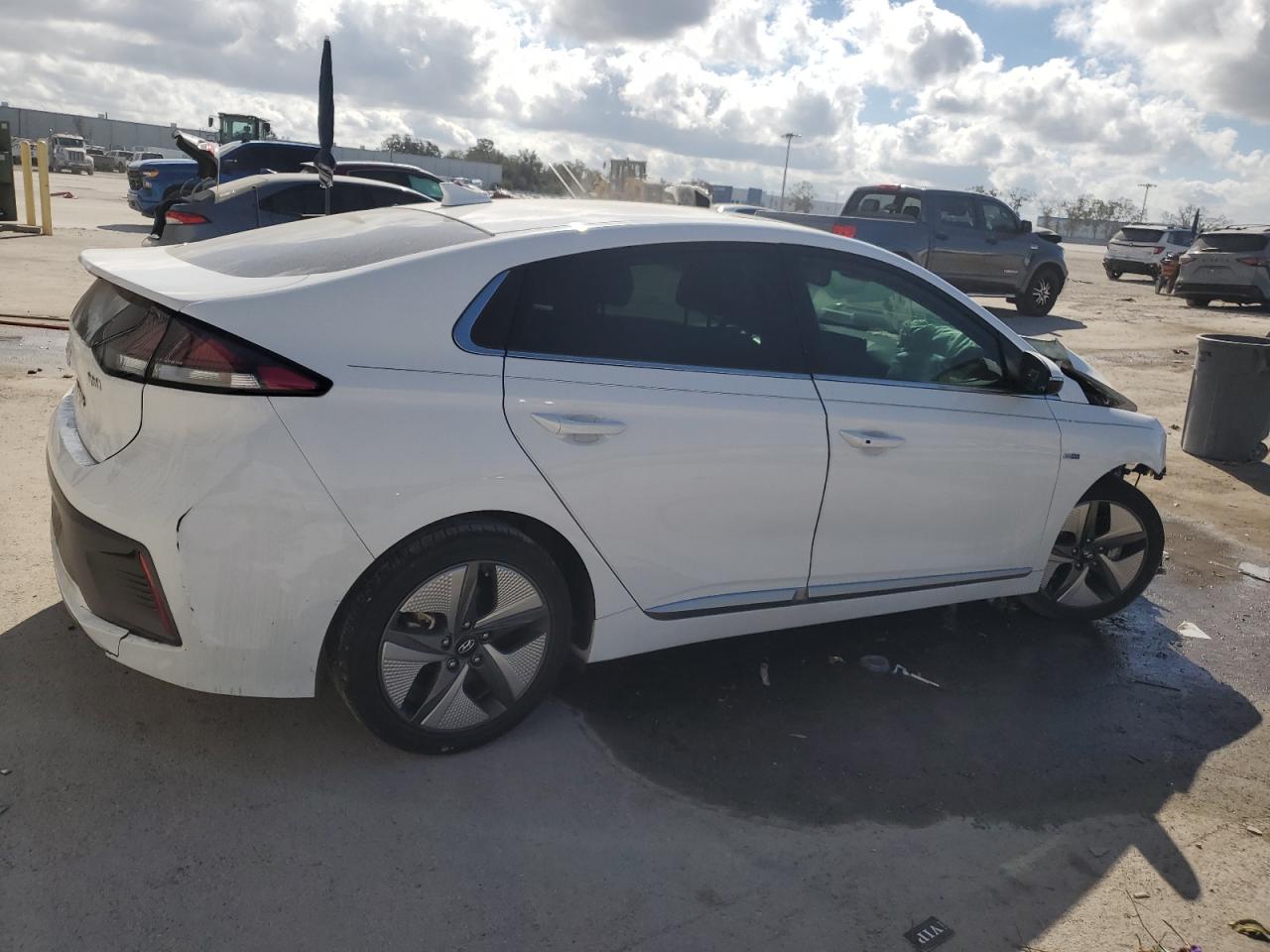2020 Hyundai IONIQ VIN KMHC85LC8LU226305 Copart auction photo, front end damage thumbnail 3