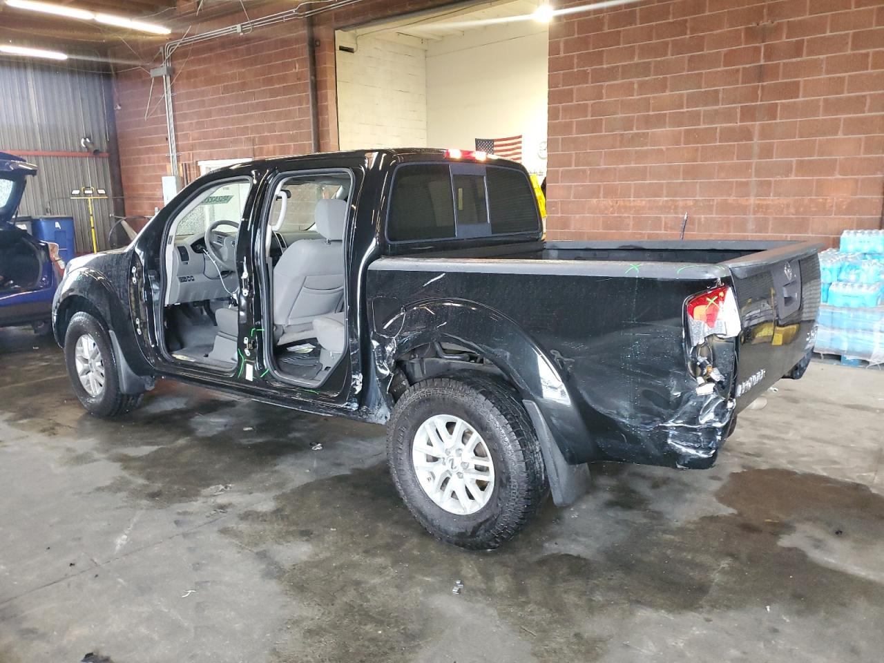 2019 Nissan Navara (Frontier) VIN 1N6AD0EV8KN785318 Copart auction photo, side / rear end damage thumbnail 2