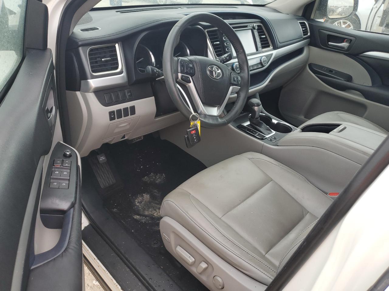 2016 Toyota Highlander VIN 5TDJKRFH3GS261159 Copart auction photo, water/flood damage thumbnail 8