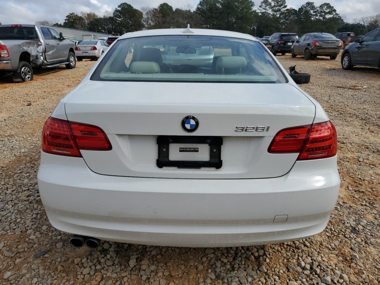 2011 BMW 3er VIN WBAKE3C58BE557731 Copart auction photo, front end damage thumbnail 6