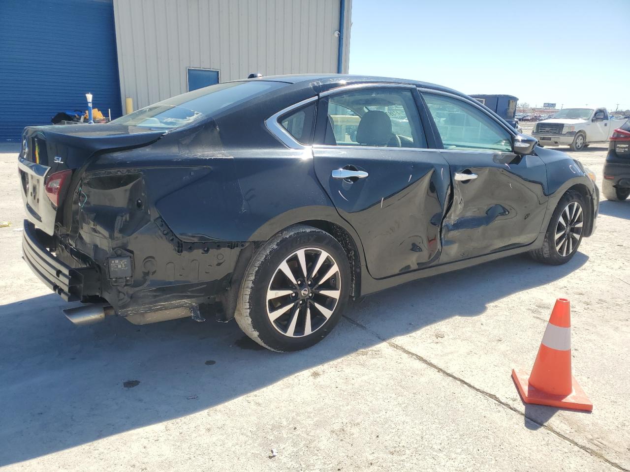 2018 Nissan Altima VIN 1N4AL3AP9JC191531 Copart auction photo, rear end / side damage thumbnail 3