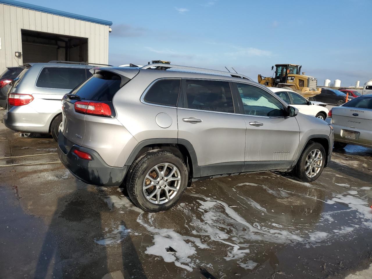 2018 Jeep Grand Cherokee VIN 1C4PJLLB3JD621687 Copart auction photo, front end damage thumbnail 3
