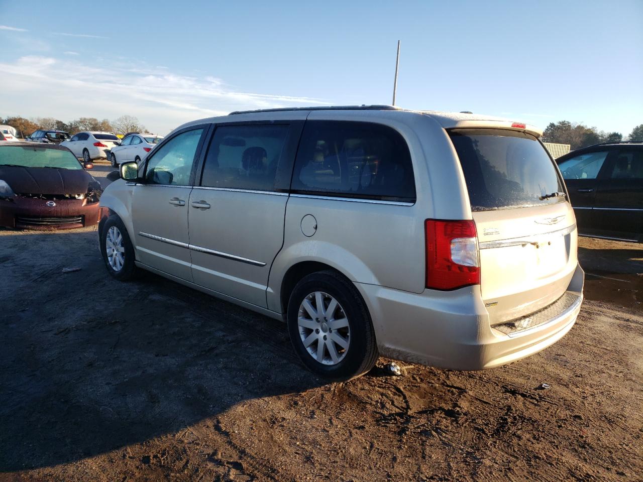 2013 Chrysler Town & Country VIN 2C4RC1BG4DR776092 Copart auction photo, front end damage thumbnail 2