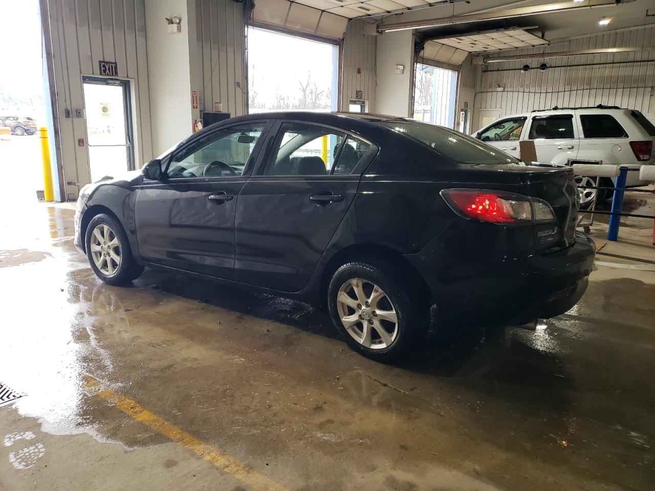 2010 Mazda 3 VIN JM1BL1SG6A1146236 Copart auction photo, rear end / minor dent/scratches damage thumbnail 2