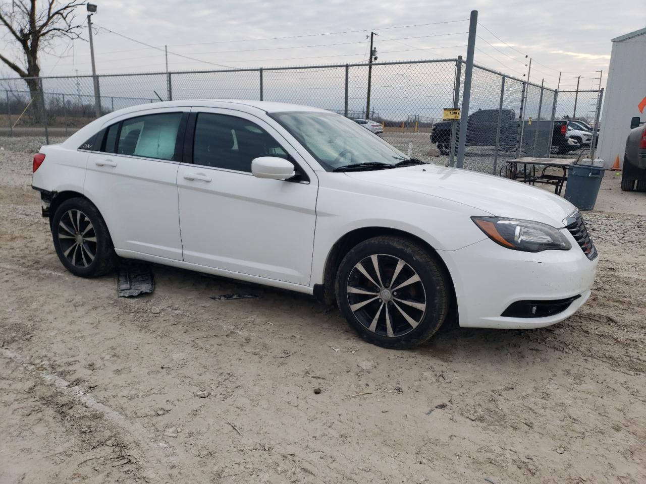 2013 Chrysler 200 VIN 1C3CCBBB1DN570472 Copart auction photo, side / rear end damage thumbnail 4
