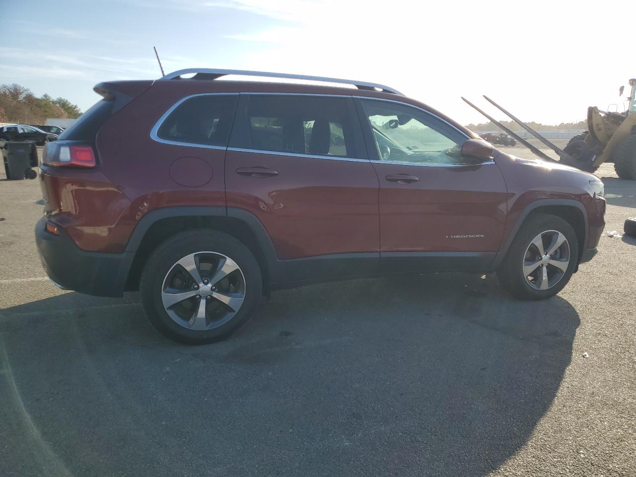 2019 Jeep Grand Cherokee VIN 1C4PJMDX2KD400437 Copart auction photo, front end / side damage thumbnail 3