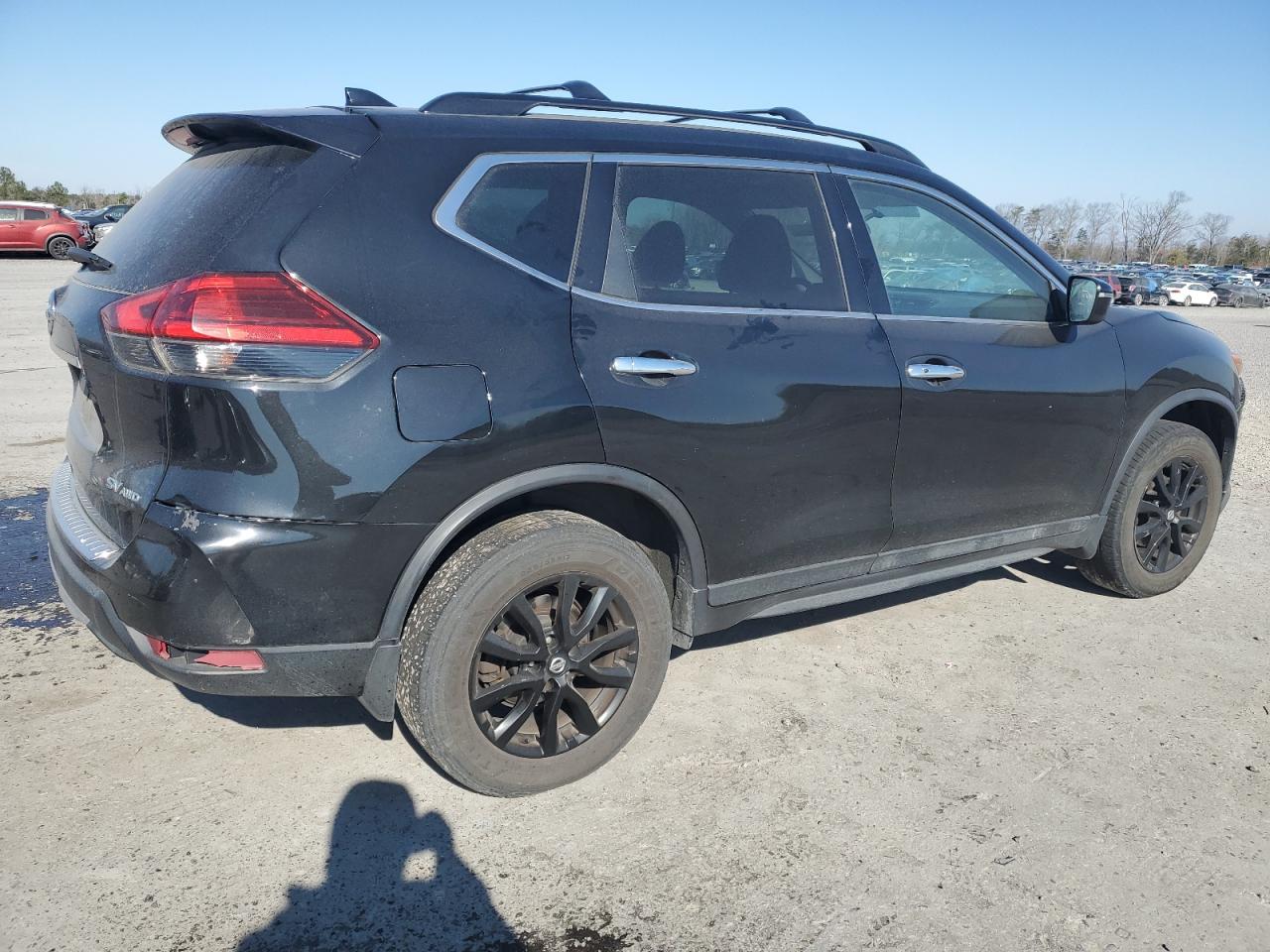2017 Nissan Rogue VIN 5N1AT2MV5HC822487 Copart auction photo, front end damage thumbnail 3