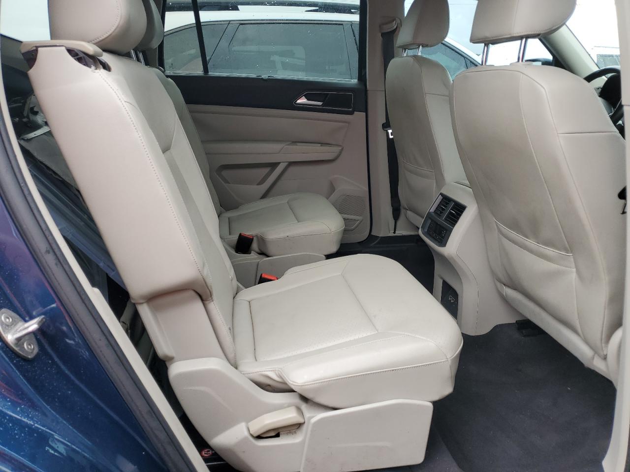 2018 Volkswagen Atlas VIN 1V2EP2CA3JC597824 Copart auction photo, water/flood damage thumbnail 11