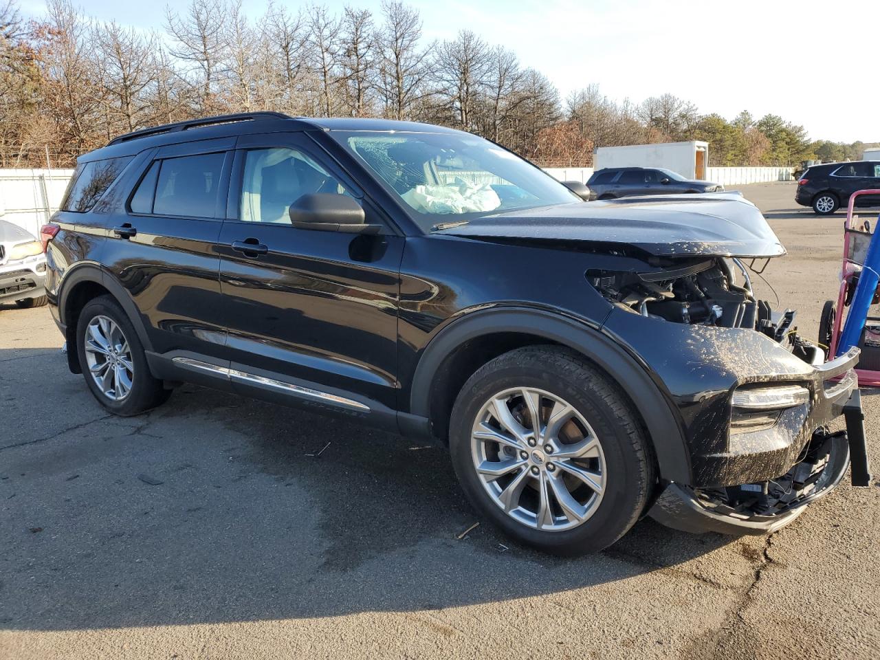 2022 Ford Explorer VIN 1FMSK8DH0NGB62870 Copart auction photo, front end / minor dent/scratches damage thumbnail 4