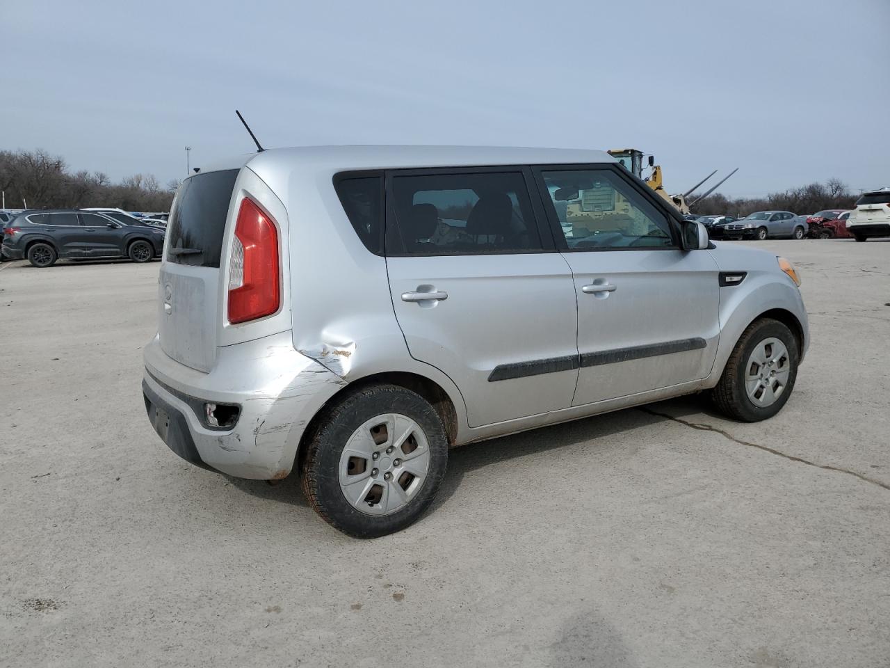 2013 KIA Soul VIN KNDJT2A59D7767988 Copart auction photo, rear end / minor dent/scratches damage thumbnail 3
