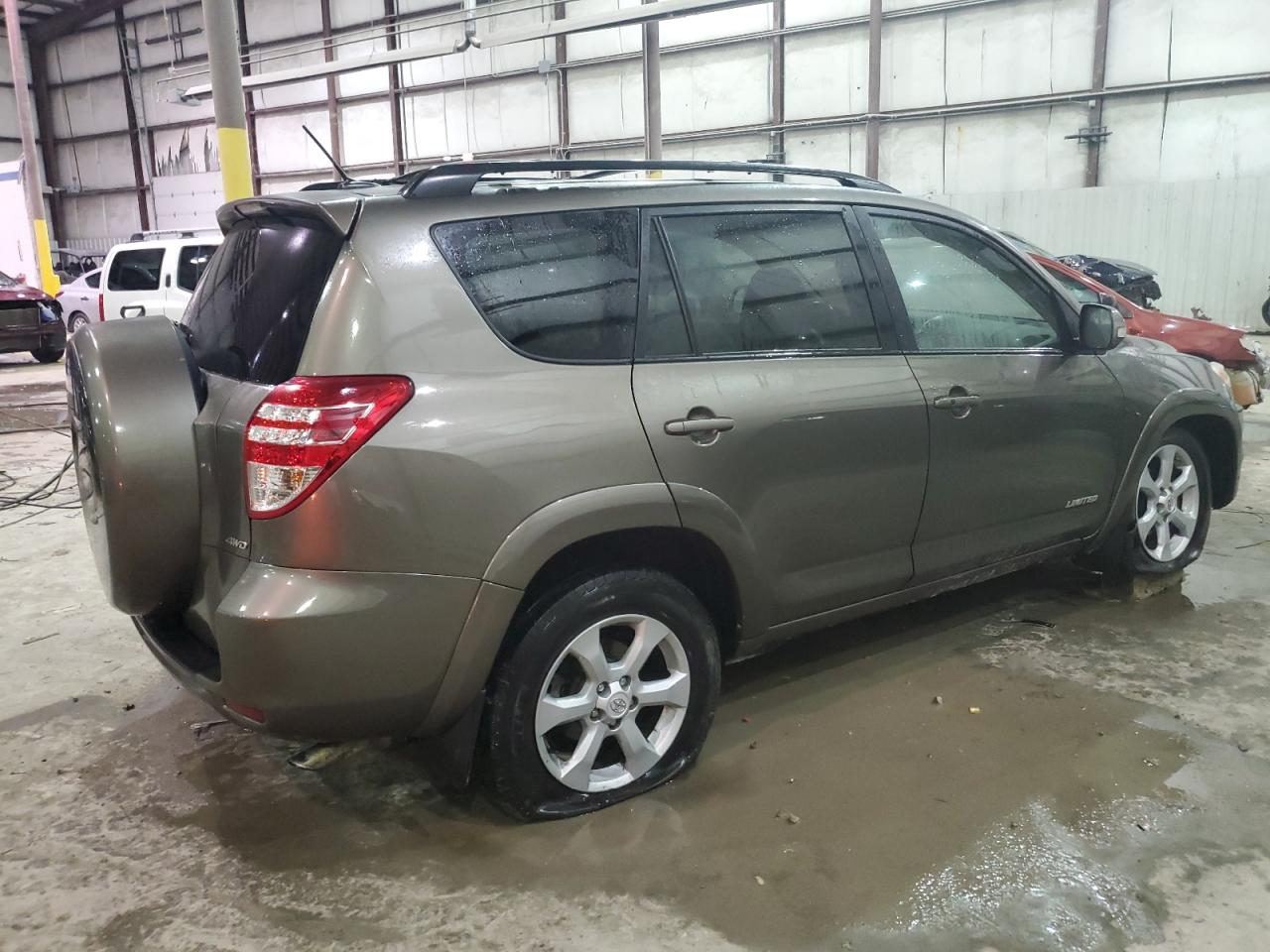 2011 Toyota RAV 4 VIN 2T3DF4DV9BW138499 Copart auction photo, front end damage thumbnail 3