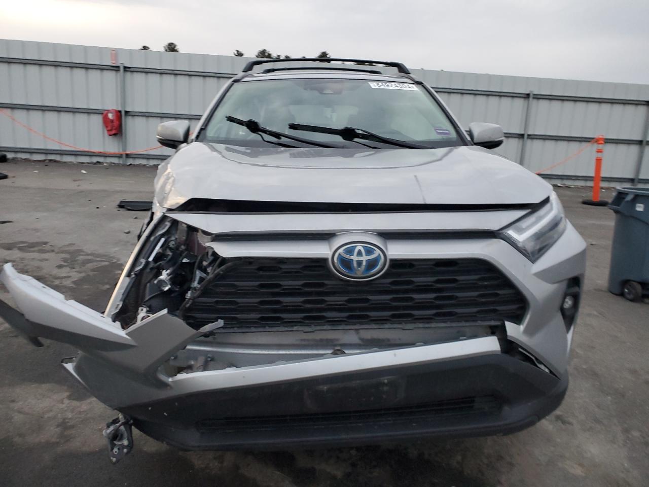 2022 Toyota RAV 4 VIN 4T3B6RFV1NU068468 Copart auction photo, all over damage thumbnail 5