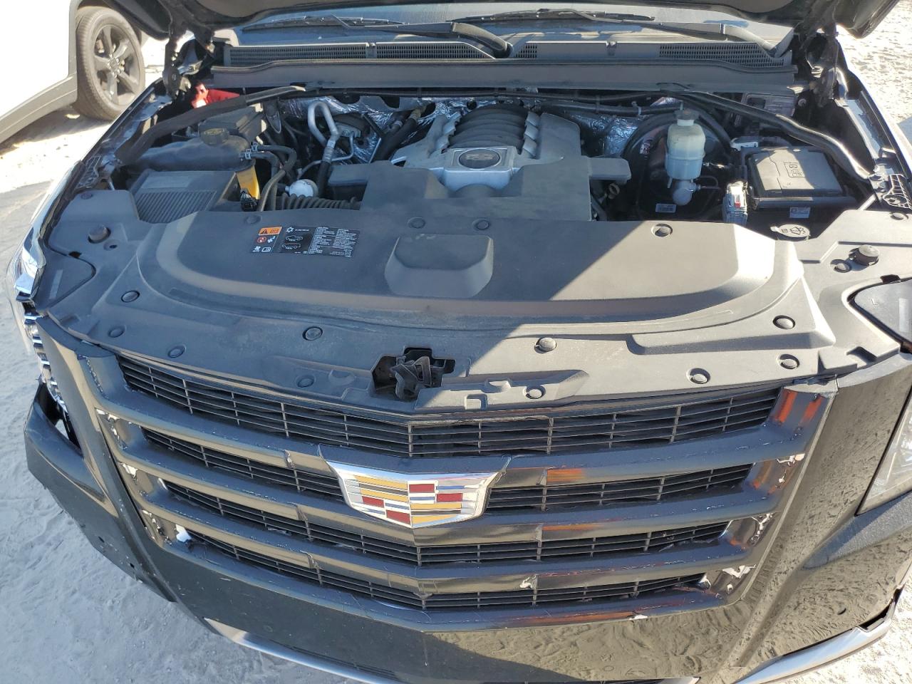 2015 Cadillac Escalade VIN 1GYS3NKJ1FR536036 Copart auction photo, front end / minor dent/scratches damage thumbnail 12