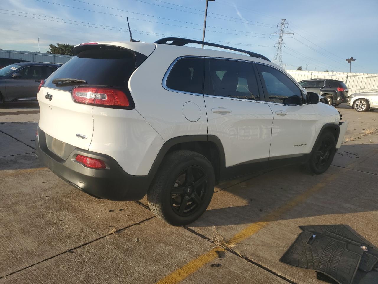 2016 Jeep Grand Cherokee VIN 1C4PJLCB3GW126340 Copart auction photo, front end / minor dent/scratches damage thumbnail 3