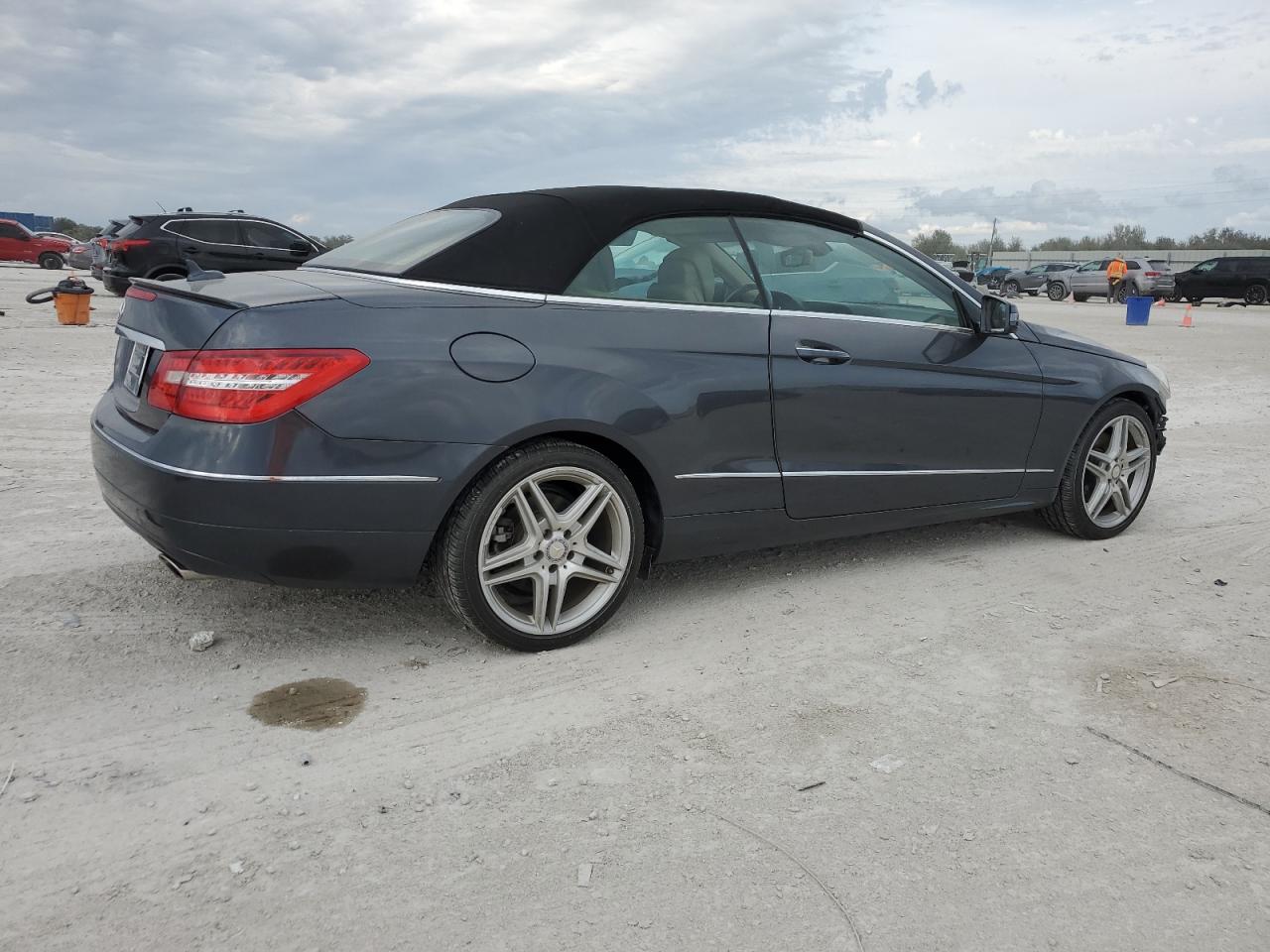 2013 Mercedes-Benz E-klasse VIN WDDKK5KF6DF184466 Copart auction photo, front end damage thumbnail 3