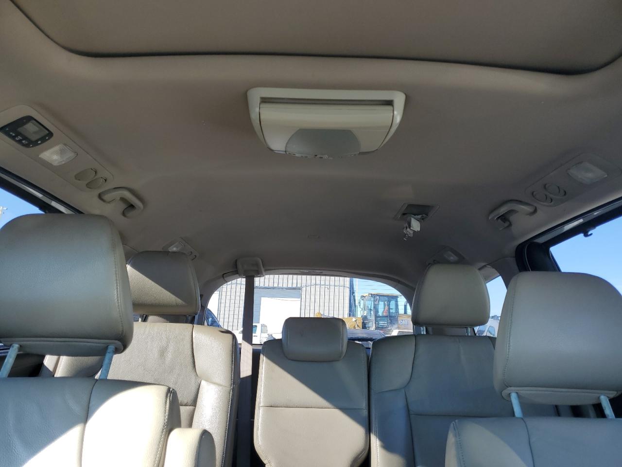 2011 Honda Odyssey VIN 5FNRL5H68BB078728 Copart auction photo, front end / minor dent/scratches damage thumbnail 11