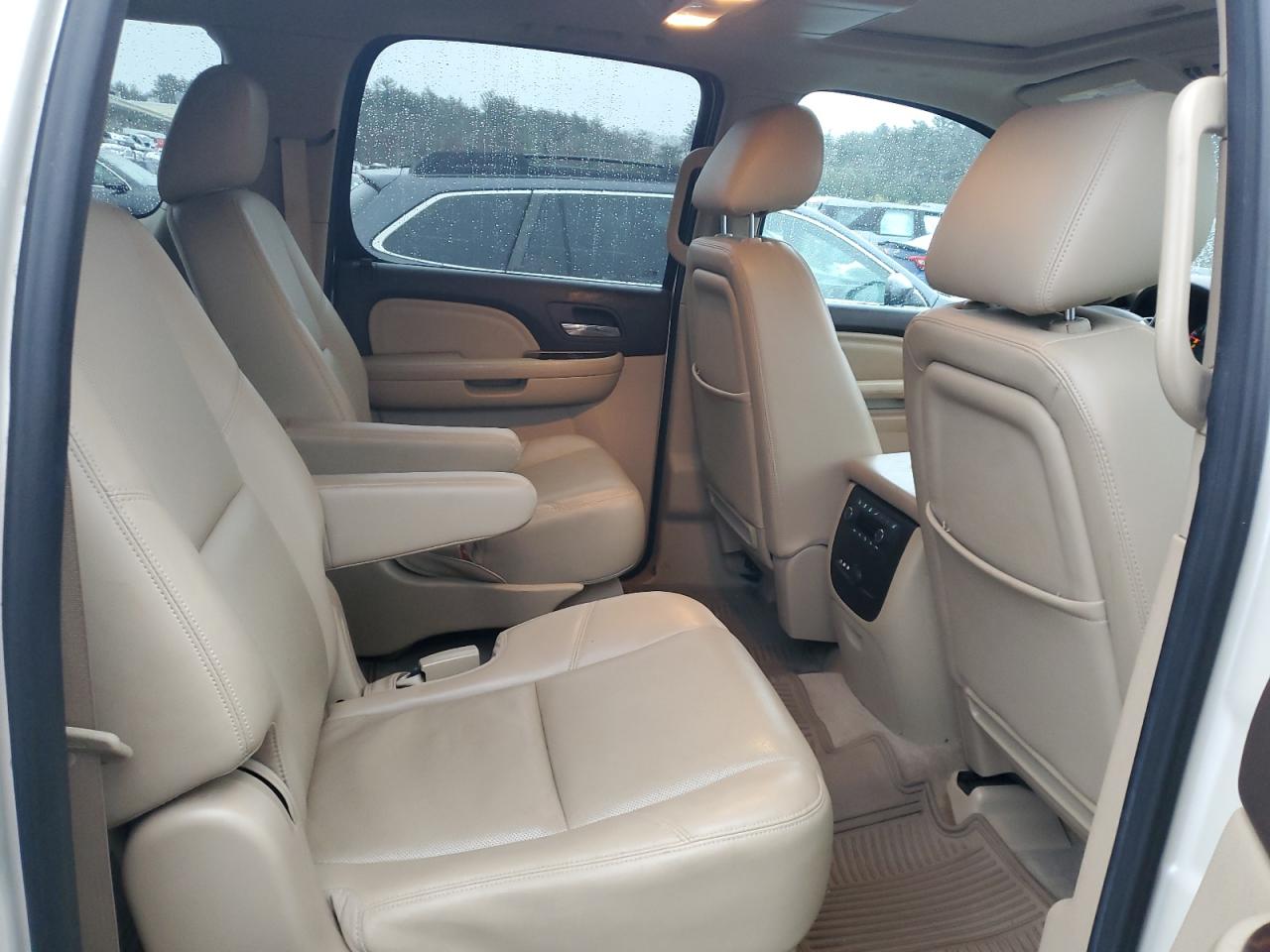 2013 GMC Yukon VIN 1GKS2MEFXDR370143 Copart auction photo, front end / undercarriage damage thumbnail 11