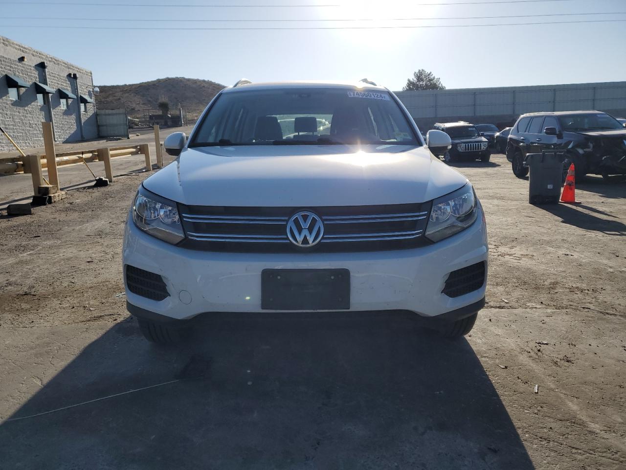 2017 Volkswagen Tiguan VIN WVGAV7AX5HK009931 Copart auction photo, rear end / side damage thumbnail 5