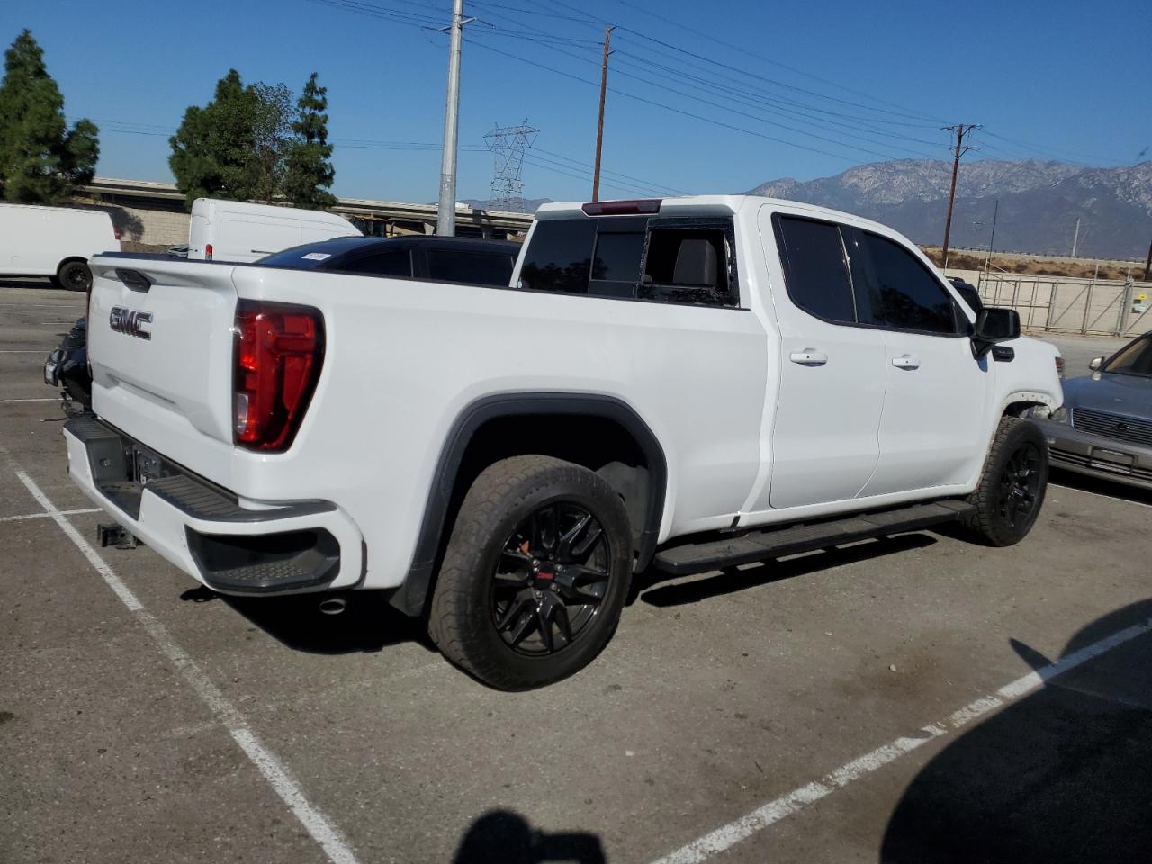 2019 GMC Sierra VIN 1GTR8CED8KZ370284 Copart auction photo, front end / side damage thumbnail 3