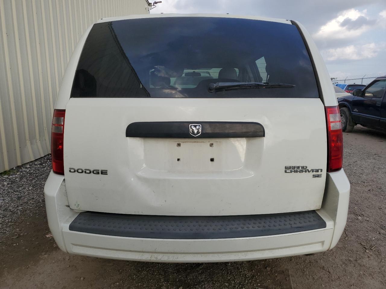 2010 Dodge Caravan VIN 2D4RN3D17AR477192 Copart auction photo, front end / side damage thumbnail 6