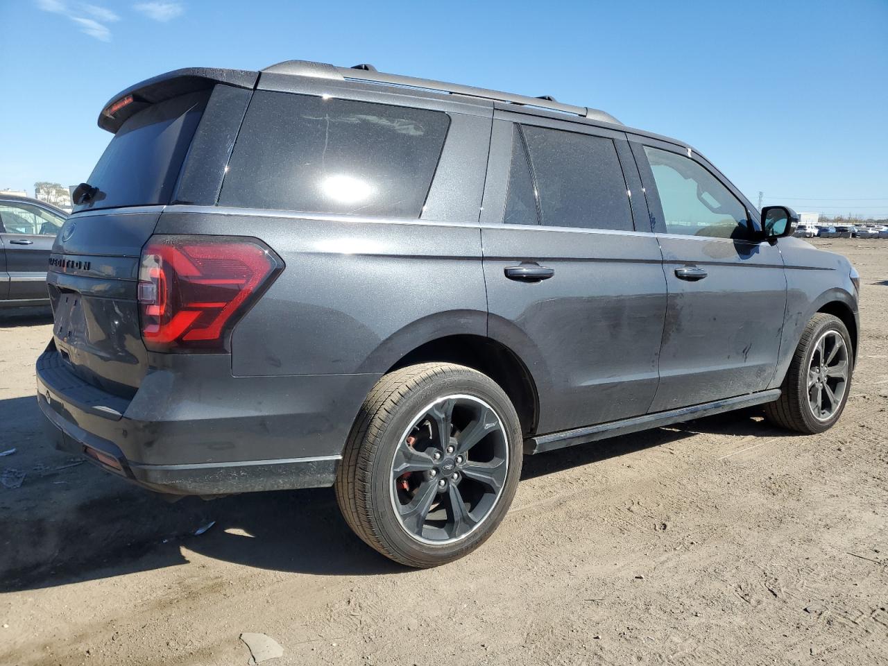 2023 Ford Expedition VIN 1FMJU2AG0PEA35002 Copart auction photo, front end damage thumbnail 3