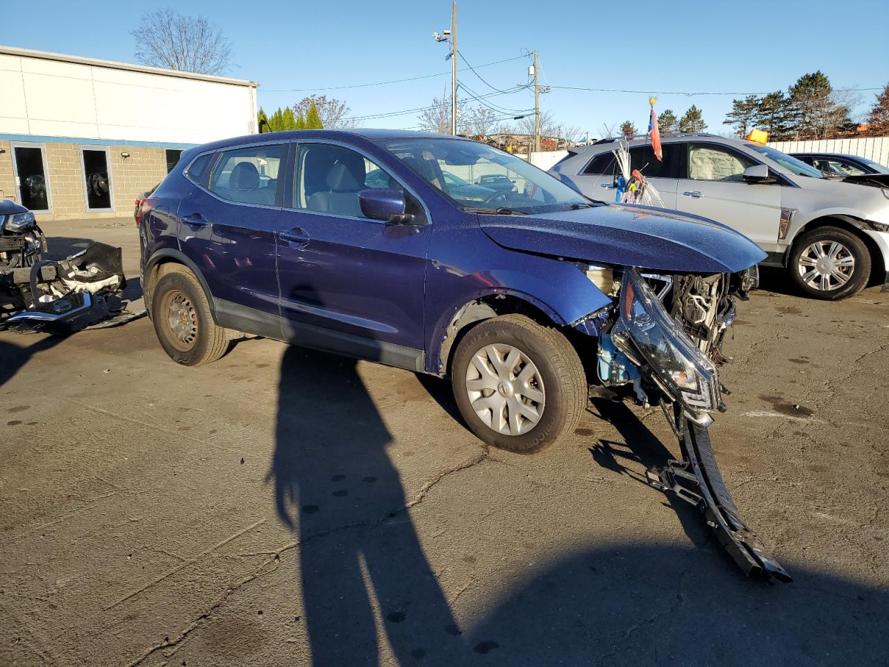 2020 Nissan Rogue VIN JN1BJ1CW0LW381994 Copart auction photo, front end / minor dent/scratches damage thumbnail 4