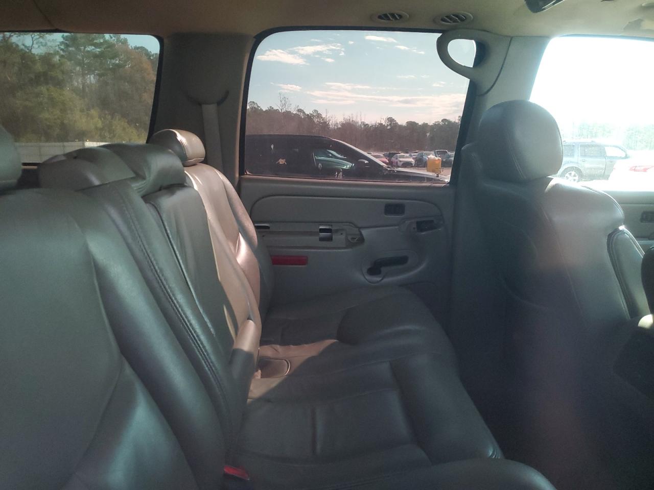 2005 Chevrolet Suburban VIN 3GNEC16Z75G194660 Copart auction photo, side damage thumbnail 11