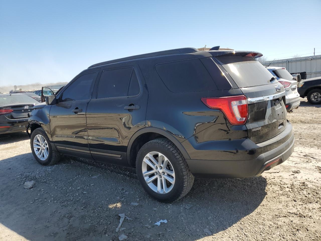 2016 Ford Explorer VIN 1FM5K8B81GGA58343 Copart auction photo, front end damage thumbnail 2