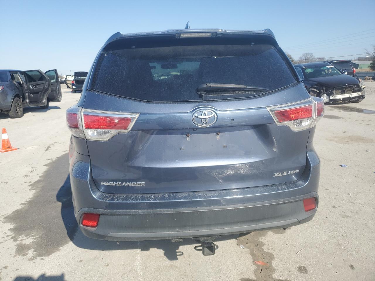2015 Toyota Highlander VIN 5TDJKRFH3FS156779 Copart auction photo, front end damage thumbnail 6