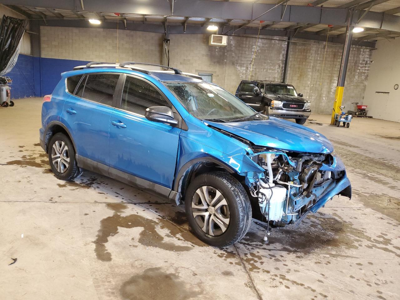 2018 Toyota RAV 4 VIN JTMZFREV8JJ176403 Copart auction photo, front end damage thumbnail 4
