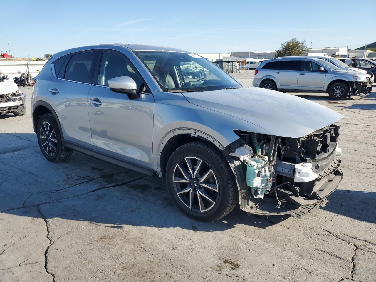 2018 Mazda CX-5 VIN JM3KFADM5J0350467 Copart auction photo, front end / side damage thumbnail 4